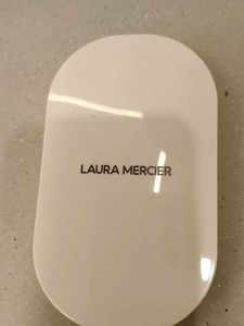 Laura Mercier Compact