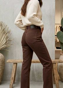 Brown High-Waisted Jeans