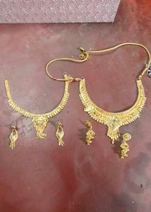 Elegant Gold Necklace &amp; Earring Set