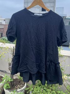 Chic Black Ruffled Hem Top