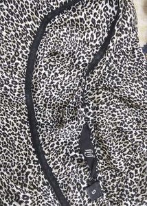 Chic Leopard Print Long Sleeve Top
