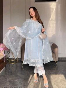 Beautiful Designer Pakistani Suit Set
