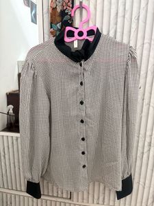 Chic Houndstooth Button-Up Blouse