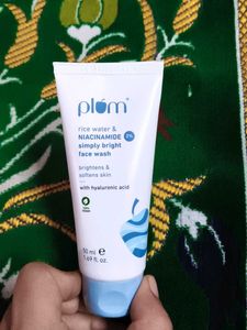 Plum 2% Niacinamide & Rice Water Face Wash 100ml |
