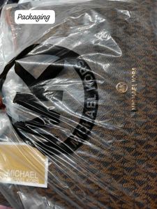 MICHAEL KORS SHOULDER AND SLING BAG*