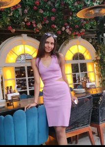 Ribbed Cut-out Dress with bow golden earings
