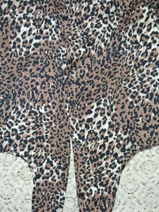 Chic Leopard Print Top