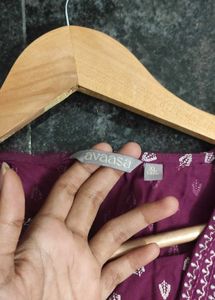 burgundy kurti (trends)