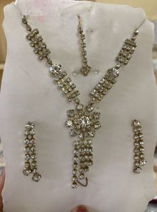 Stunning Rhinestone Jewellery Set