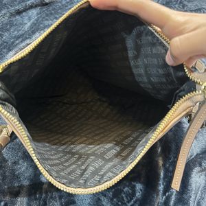 Steve Madden Sling bag