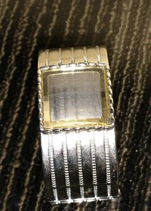 Elegant Women's Bangle.