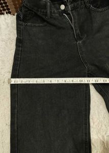 Classic Black Wide-Leg Jeans