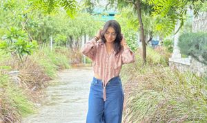 CLASSIC KOREAN ‼️Checked Cropped Tie-Up Shirt