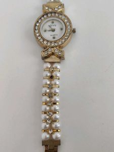 Elegant Pearl &amp; Crystal Beaded Watch
