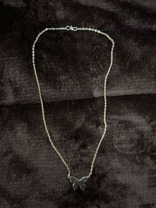 G alphabet Butterfly Pendant Necklace