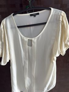 Creamy White round neck Short Sleeve Top
