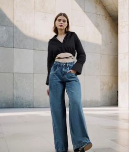 🖤 Black crop shirt with criss-cross design🖤