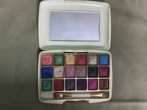 Mars 18-Color Eyeshadow