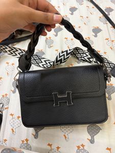 Chic Black Textured Crossbody Bag