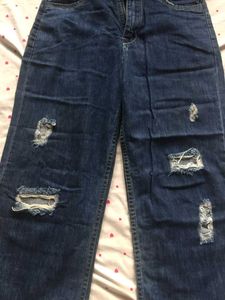 Chinese ripped straight legged summer jeans