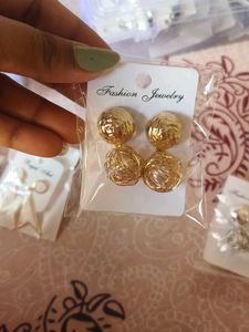 PACK OF 7 Earrings