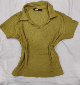 Ribbed Collared V-Neck crop Top