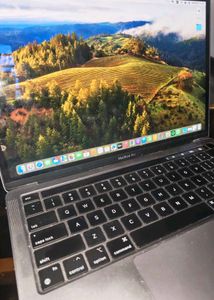 MacBook Pro 2022 M2 chip