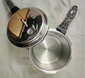 Brand New Wonderchef Pressure Cooker 3 Litres