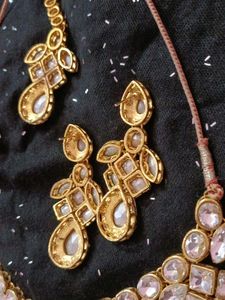 Jwellery Party Wear/Bridal Set With Hair Piece