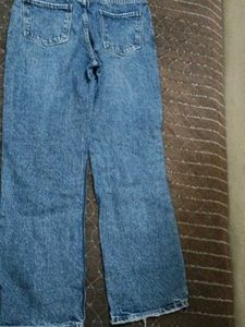 Zara Distressed High-Waist Mom Jeans - Mid-Blue De