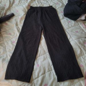 stretchable comfortable pure black  pant....