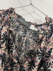 Chic Floral Ruffle Blouse