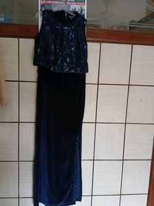 Elegant Navy Sequined Gown