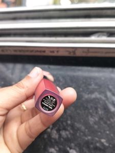 Huda Beauty Liquid Matte Lipstick