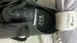 Onitsuka Tiger Black Sneakers *FIRST COPY*