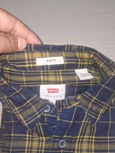 Levi's Men's Plaid Slim Fit Shirt of 1