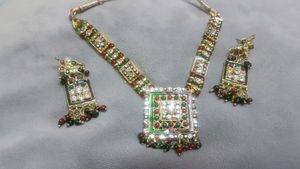Necklace and earring set