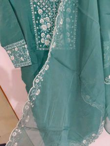 Heavy 3 pc suit best for festival ❣️