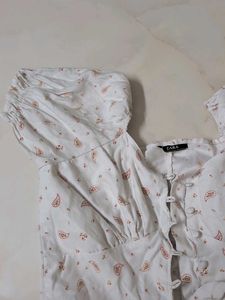 Cute Paisley Print Puff Sleeve Crop Top