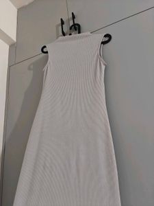 Sleek Ribbed Maxi Dress
