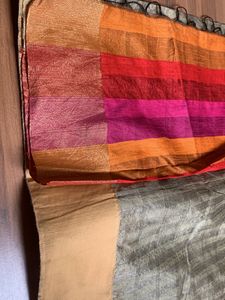 Price Drop💥💥 Light Grey Colour Saree With Blouse