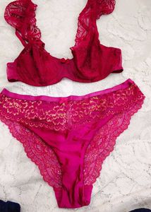 Lace Bra and Panty Set
