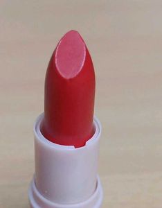 Brand New Avon Combo Simply Pretty Matte Lipstick