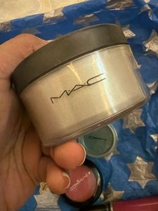 MAC loose powder