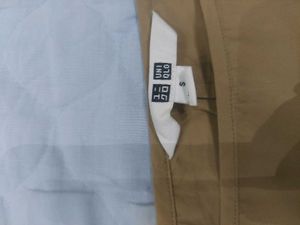 Uniqlo Beige T-Shirt