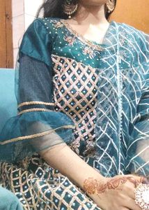😍 Gorgeous Embroidered Sarara 🎀
