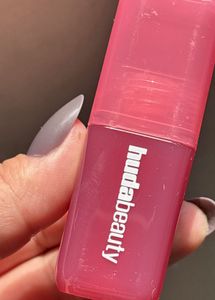 Huda Beauty duo lip oil &amp; filter blush