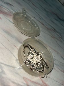 Sparkling Bracelet in Case