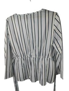 SHEIN Women's V-Neck   top