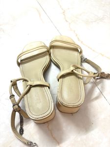 Stylish Strappy Flat Sandals